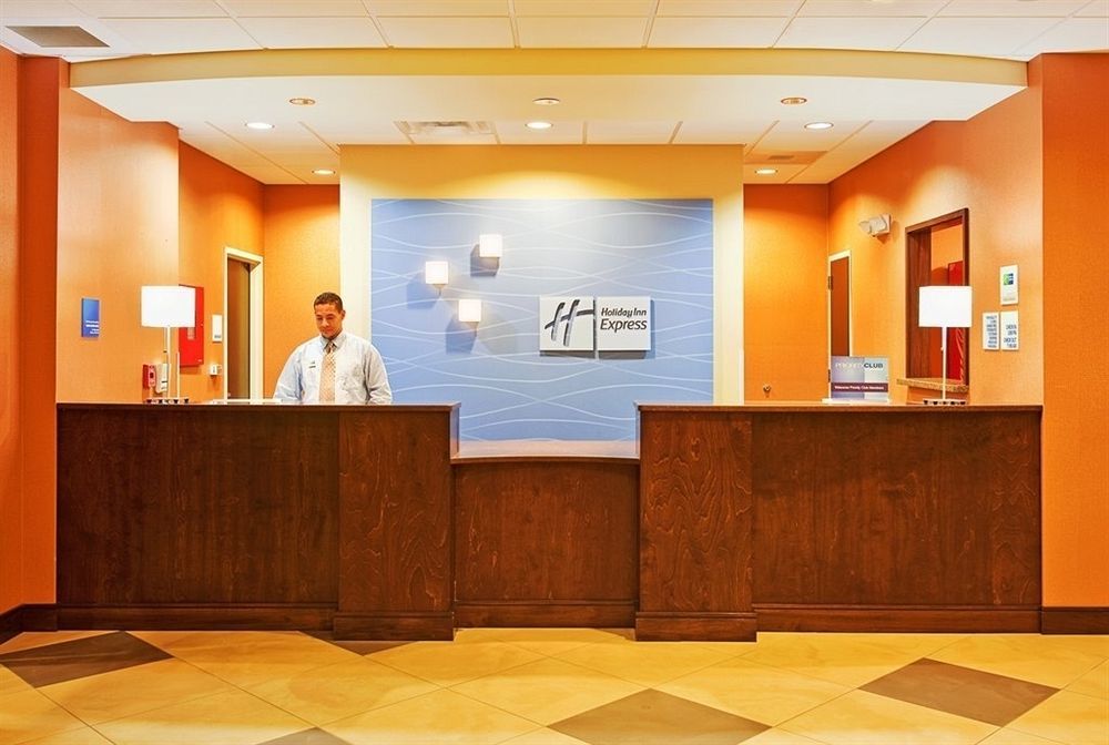 Holiday Inn Express & Suites Warner Robins North West By Ihg Exterior photo